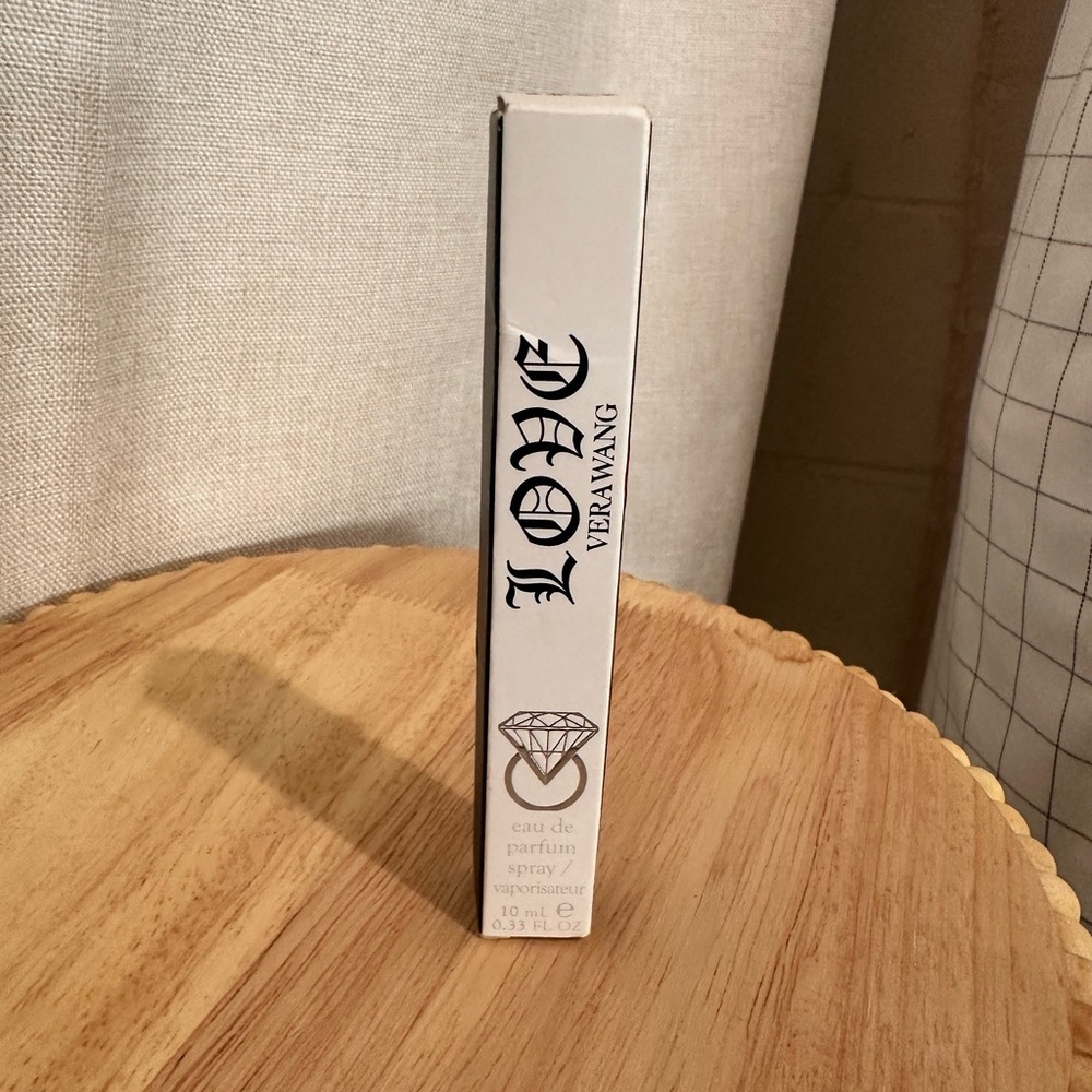 Vera Wang Love Eau de Parfum in Elegant White Packaging
